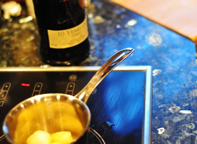 hvit sjokolade og blue castelloe panna cotta_pærer