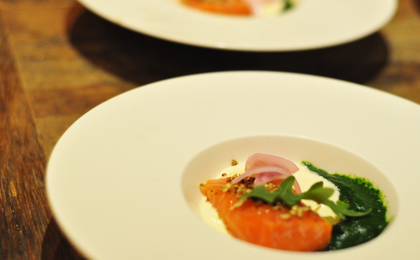 Sous vide laks 40 grader med pepperrotkrem, spinat og syltet&nbsp;sjalottløk