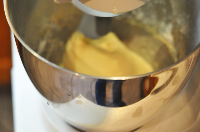 røyket hamburger med coleslaw, ridderost og hjemmelaget hamburgerbrød (28)