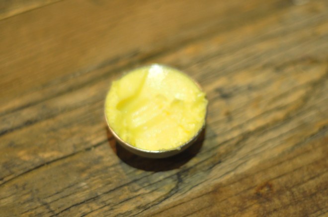 smør av rørosrømme og grytebrød