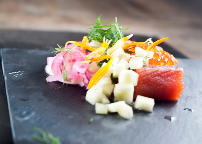 gravet laks med syltet løk og pepperrotkrem (6)