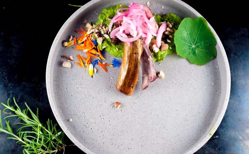 Lammecarré med mynte- og&nbsp;ertepure