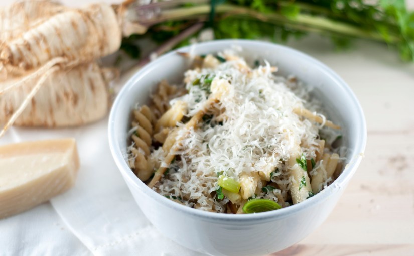 Enda en enkel bolle pasta med persillerot, purreløk og frisk&nbsp;persille.