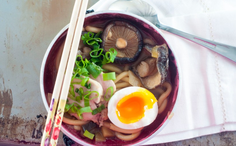 Kylling ramen med egg og&nbsp;miso